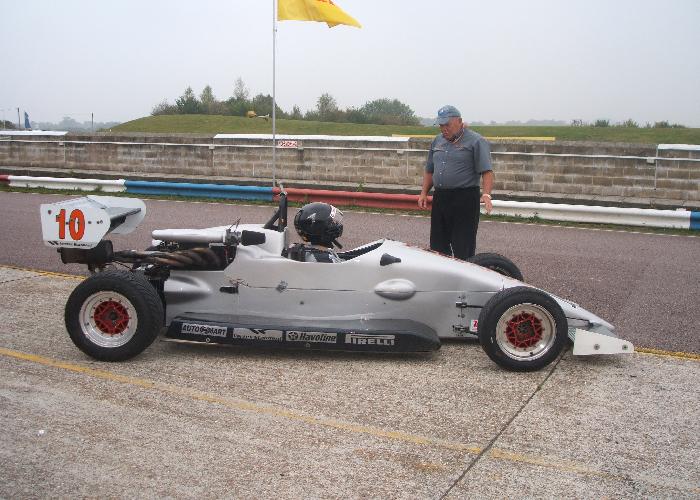 thruxton18